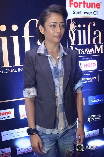 Akshara-Hassan-At-IIFA-Utsavam-Awards-2017